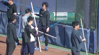 ファイターズ新人合同自主トレ  トレーニング中のファイターズルーキーたち（鎌ヶ谷スタジアム2024年1月15日）