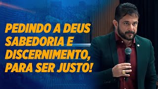 PEDINDO A DEUS SABEDORIA E DISCERNIMENTO, PARA SER JUSTO! Apóstolo Luiz Henrique