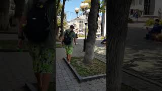 Полтава в жаркий летний день, убегаем в тень, любуемся городом, спасаемся мороженым и отдыхом в тени