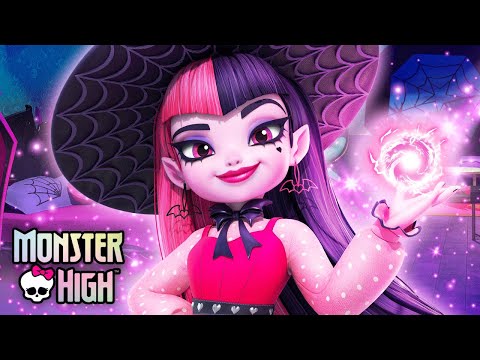 Draculaura's Best Monster High Moments! Monster High