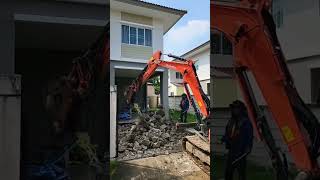 🏠👷⚒️งานรื้อถอนพื้นโรงจอดรถเดิมออกลงเสาเข็มเทพื้นปูกระเบื้องก่อสร้างหลังคาโรงจอดรถต่อเติมห้องหน้าบ้าน