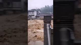 200mm of rainfall in 10 hours in northern #Sichuan today, severe flooding in Qingchuan County