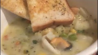 [진켄쿡] Kitchen Log and Seafood Chowder