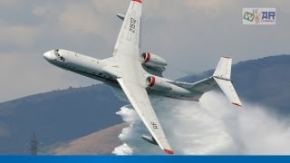 Бе-200 тушит дом | Russian plane BE200 sprays fire