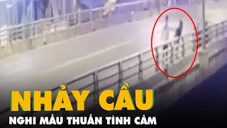 Xôn xao hình ảnh cô gái bất ngờ nhảy cầu trước mặt bạn trai, nghi do mâu thuẫn tình cảm