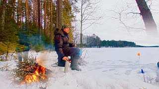 РЫБАЛКА НА ОЗЕРЕ. СТАВИМ ЖЕРЛИЦЫ,ЛОВИМ ОКУНЯ,ЖГЕМ КОСТЕР.