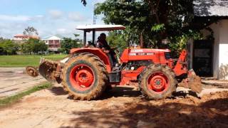 แกร่งและแรงจริงรุ่นนี้ !!!KUBOTA M9000 ดันดิน เกรดดินได้สบาย รถแรงๆ