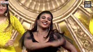 Aishwarya Rajesh Dance Performance #SarangaDariya​ @SIIMA Awards | Aditya Music