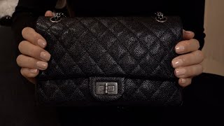 CHANEL 2.55 REISSUE HANDBAG - WHAT FITS INSIDE