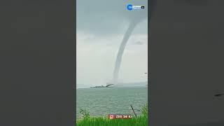 LIVE Tornado:તમે માનશો કે આ દ્રશ્યો ગુજરાતના જ છે?ઉકાઈ ડેમ પાસેના દ્રશ્યો જોઈ લોકોમાં કુતુહુલ#shorts