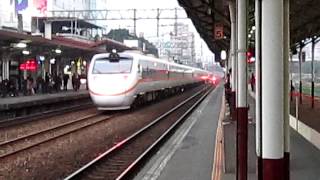 20130110@0282次(TEMU1000型電聯車)太魯閣自強號列車~桃園站通過!!