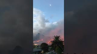 At least 4700 hectares burnt as firefighters battle wildfire at Kleinmond