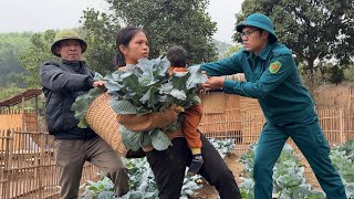 Kind Policeman HELPS Single Mother Get Vegetables Back