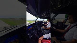 Boeing 737-8 MAX First Officer Landing