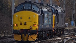 37422 and 37405 passing through Colchester on 0Z37 heading for Norwich 30/11/17