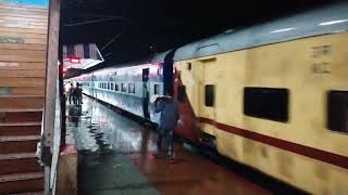 14163 prayagraj to merath City junction Sangam Express arrival Fatehpur ||#train #short