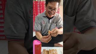 ขนมของฝากจากเมืองจีนครับ#กินเที่ยว #ท่องเที่ยว https://youtube.com/@singkumchannel3760