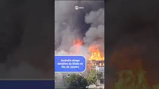 Incêndio atinge cidade cenográfica da Globo no Rio