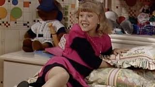 Steph Glues Her Hand To DJ's Diary [Full house]