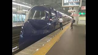 岸和田駅を発車する南海特急ラピートB　なんば行き