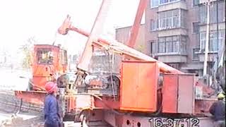 27 Spiral drilling into pile holes螺旋钻孔成桩孔