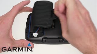 Support: Accessing the battery compartment on a zūmo 590/595