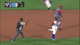 Javier Baez no look tag @ World Baseball Classic