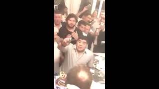 Diego Maradona ubriaco fradicio celebra la cittadinanza onoraria di Napoli