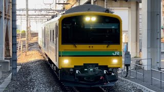 【4K高画質】【中央線内乗務員ハンドル訓練（試運転）に伴う返却回送】クモヤE493系オク01編成が回送電車として北千住駅3番線を高速通過するシーン（回9492M）2023.5.24〜ジョイント音最高！