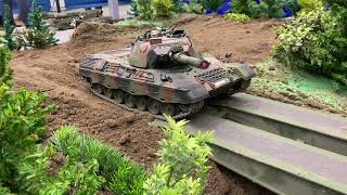 Scale Leopard 1A5 at 1/16 with realistic sound and radio controll