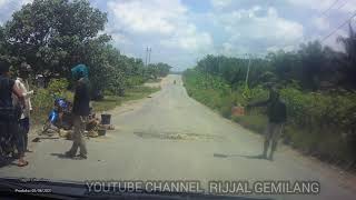 Pekanbaru-Rohul // Waktu Tempuh Menjadi Bertambah Karena Ada Jalan yang Rusak