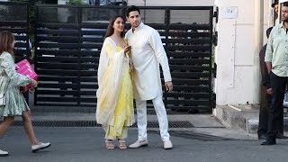 Siddharth & kiara Advani 1st Visuals In Mumbai After Marriage-Distributes Sweets to Paps