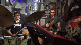 EVERYTHING YES | ALIVE IN THE BASEMENT | WNYU