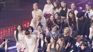 200130 TWICE, Red Velvet, ITZY Ending interaction @Seoul Music Awards 2020