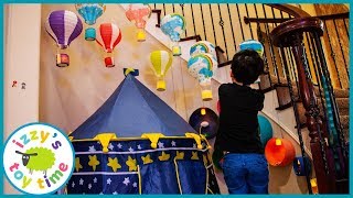 Izzy's Toy Time Learns and Plays with a DIY CARDBOARD TREE FORT! Fun Family  Time !