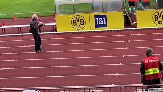 Applaus für verletzte Torhüterin vom TSV 1860 München bei Borussia Dortmund - Spielerinnen und Fans