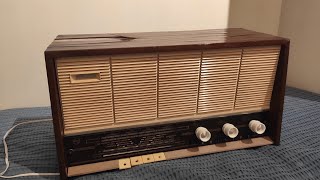 Fixing my grandfather's radio. (1962 Philips B4E25A)