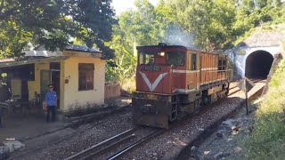 D12E - 652 run through tunnel