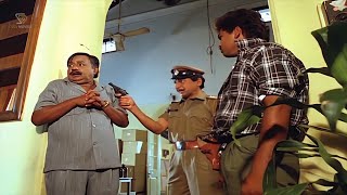 ಬುದ್ಧಿವಂತಿಕೆಯಿಂದ ತೂಗುದೀಪ ಶ್ರೀನಿವಾಸ್ ನನ್ನ ಅರೆಸ್ಟ್ ಮಾಡಿದ ರಾಜಕುಮಾರ್ - Aakasmika Kannada Movie Part 6