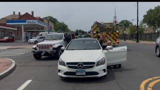 🚨 3 CAR CRASH ON ROUTE 44 IN HARTFORD CT | RAW FOOTAGE