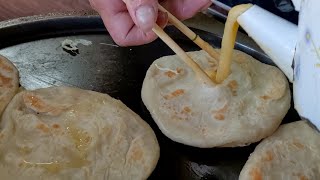 Chinese Egg Stuffed Paratha,Green onion pancakes,Stuffed Sesame Pastry making-Taiwan street food