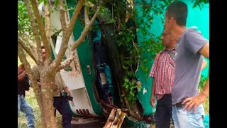Tres personas murieron tras accidente de bus en vía Patía-Bolívar en Cauca