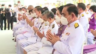 นายกฯเป็นประธานในพิธีทำบุญตักบาตรถวายพระราชกุศล เนื่องในโอกาสวันเฉลิมพระชนมพรรษา \