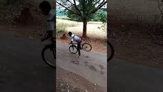 cycle stunt 😱🔥#short #shorts साइकिल स्टैंड 🔥😱🚲
