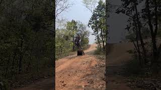 พี่เสือ พาโดดลานเนินนุ่มกับรถดาวฮิว🚵‍♂️