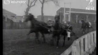 HORSE RACING: Trotting races taking place at Greenford (1927)