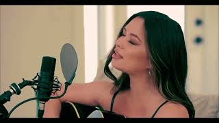 Scarlett Alexis watch video online right now. American model playing guitar