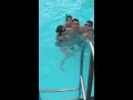 adrian corduneanu cu familia la piscina