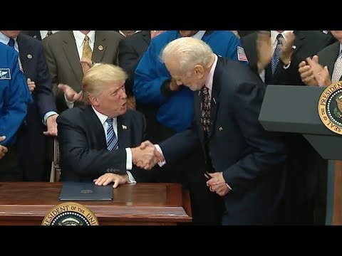 Buzz Aldrin Applauds As Trump Signs Space Council Executive Order - YouTube