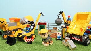 パウ・パトロールおもちゃ 工事現場でラブルがダンプカーのブロックを組み立てる！Paw patrol Building Blocks